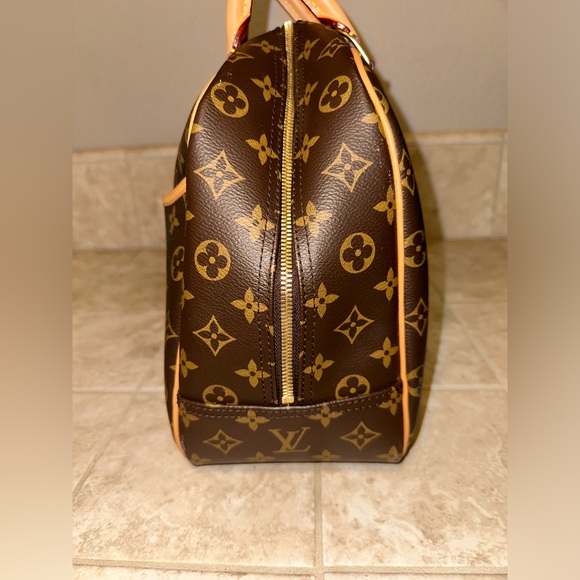 Louis Vuitton Deauville Vanity Monogram - Picture 6 of 17